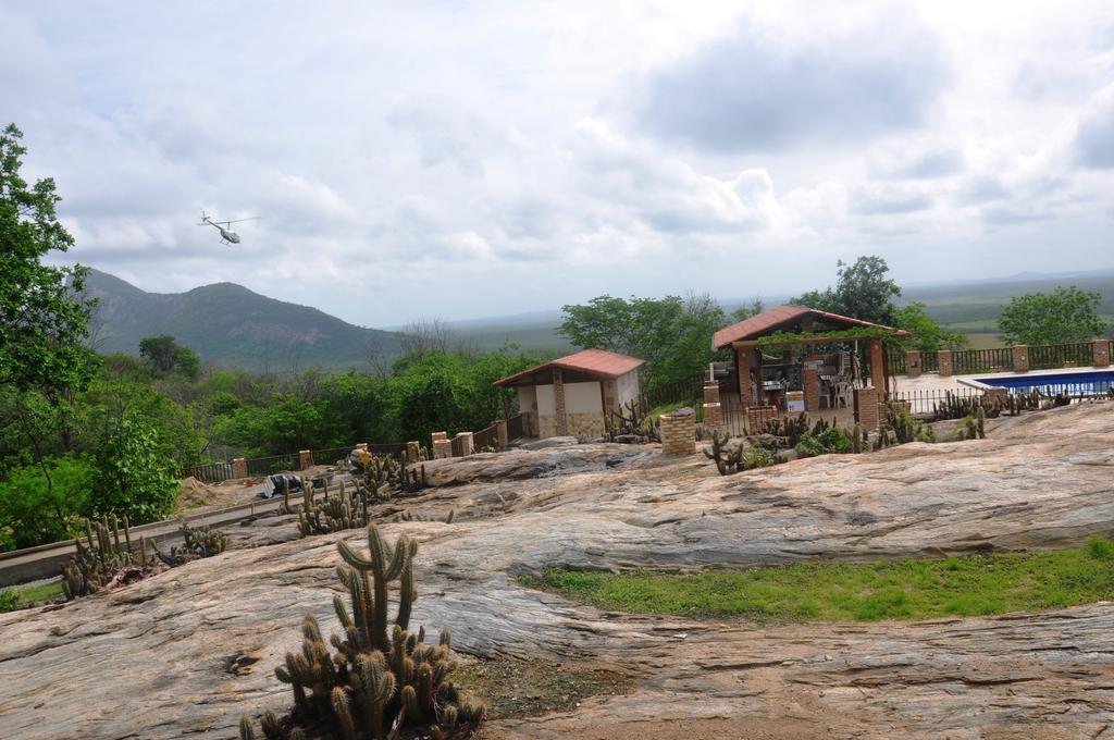 Fazenda Hotel Pedra Dos Ventos Quixadá Eksteriør billede